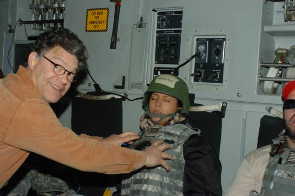 171116-al-franken-leeann-tweeden-airplane-se-1105a_cdbd11d4ba4f856a53dca9fe3803882f-nbcnews-ux-2880-1000